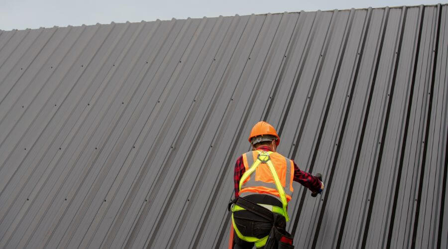Professional gutter cleaning in Aztec, NM